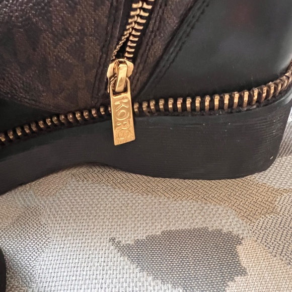 Michael Kors - Picture 4 of 4